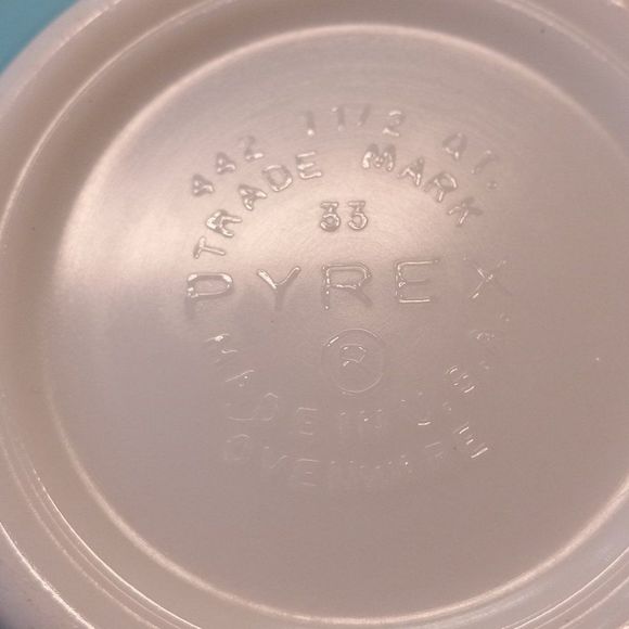 Vintage Pyrex 442 Amish and Farm Scene - Picture 2 of 9